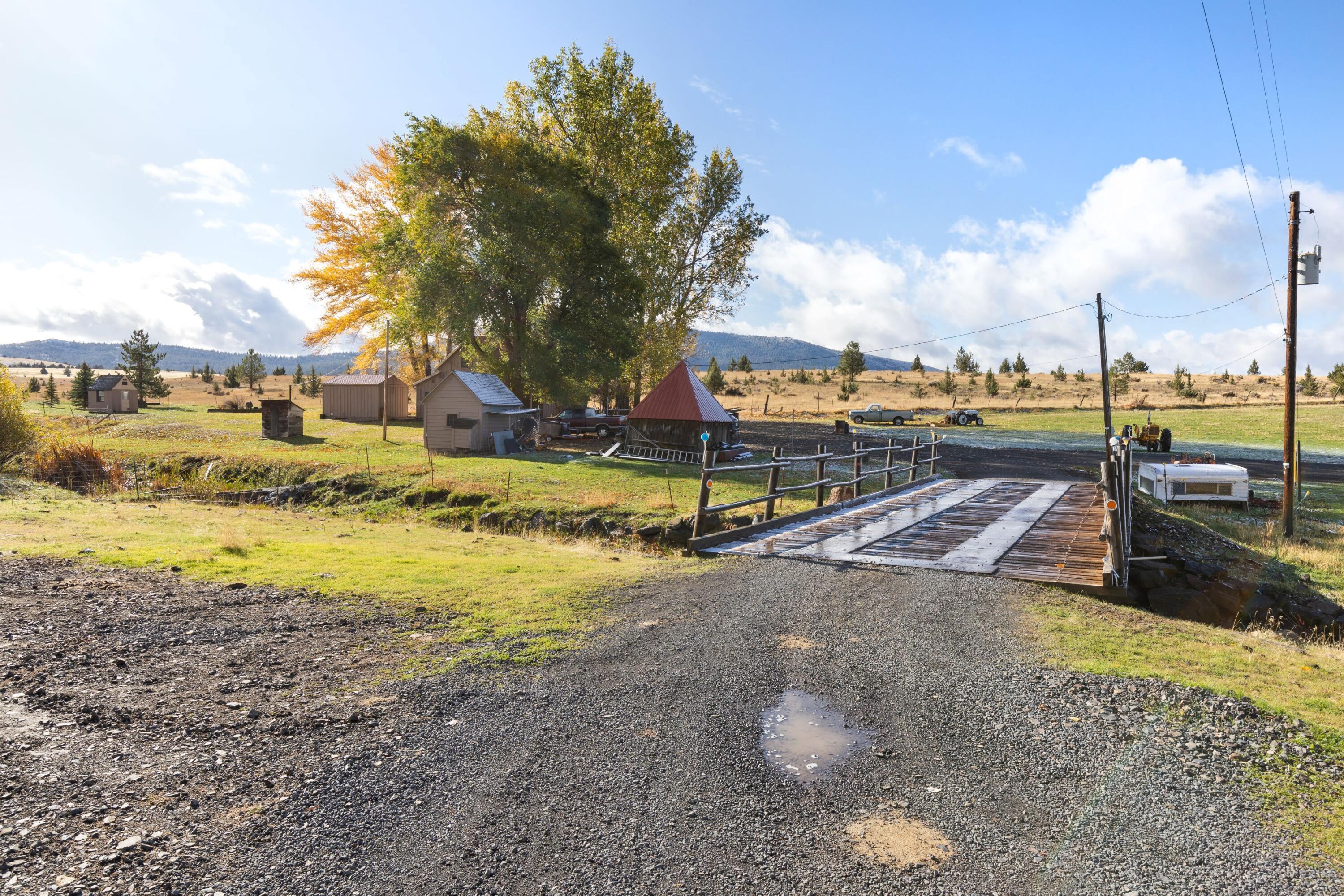 8225 Southeast Ramms Road Madras, OR 97741 - Photo 15 of 35 _31A5714JennMontoyaPhotography
