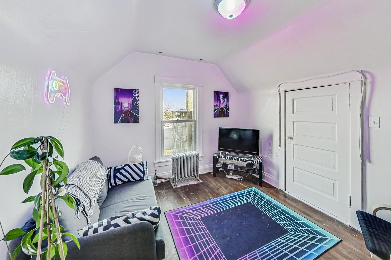 7105 North Ridge Boulevard Chicago, IL 60645 - Photo 21 of 34 Gallery Image 21