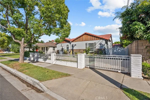 $969,000 | 11648 Rives Avenue, Downey, CA 90241