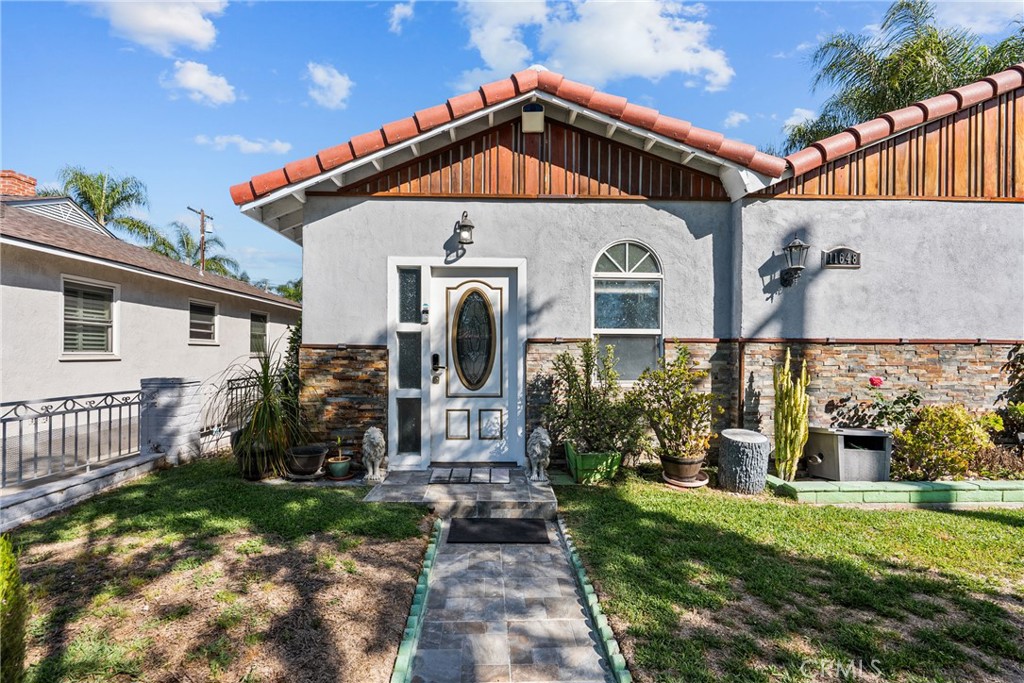 11648 Rives Avenue Downey, CA 90241 - Photo 14 of 58