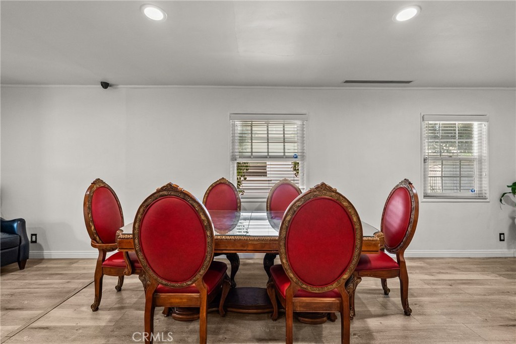 11648 Rives Avenue Downey, CA 90241 - Photo 23 of 58