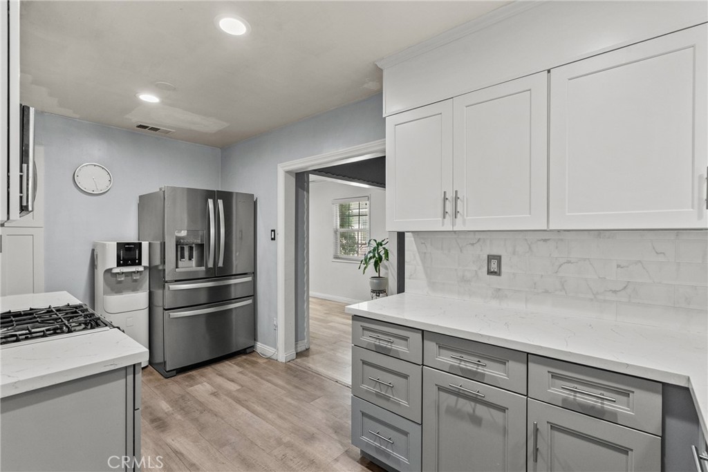 11648 Rives Avenue Downey, CA 90241 - Photo 32 of 58