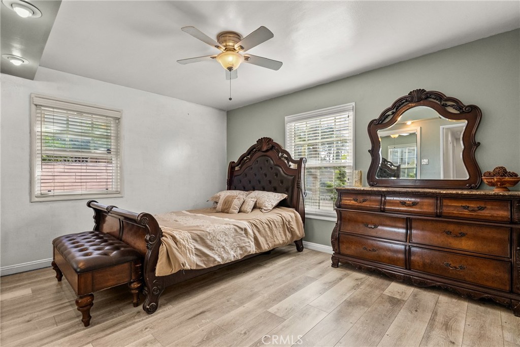 11648 Rives Avenue Downey, CA 90241 - Photo 42 of 58