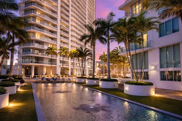 $4,500 | 92 Southwest 3rd Street, Unit 4310, Miami, FL 33130