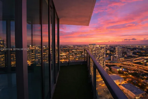 $4,500 | 92 Southwest 3rd Street, Unit 4310, Miami, FL 33130