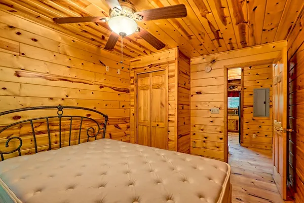 $274,900 | 105 Cozy Pne Lane, Murphy, NC 28906