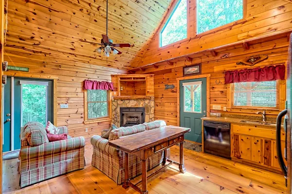 $274,900 | 105 Cozy Pne Lane, Murphy, NC 28906