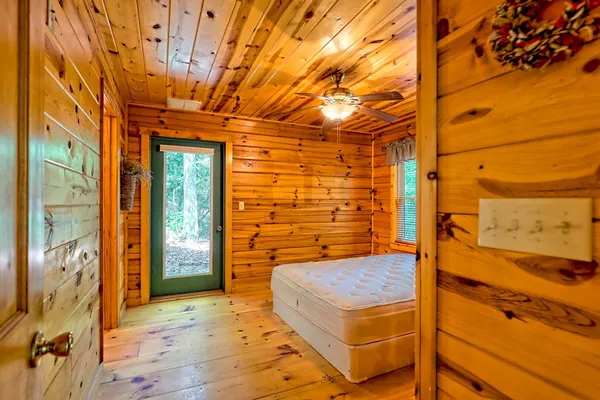 $274,900 | 105 Cozy Pne Lane, Murphy, NC 28906