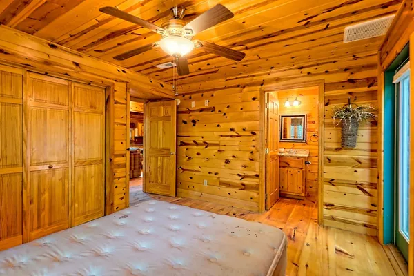 $274,900 | 105 Cozy Pne Lane, Murphy, NC 28906