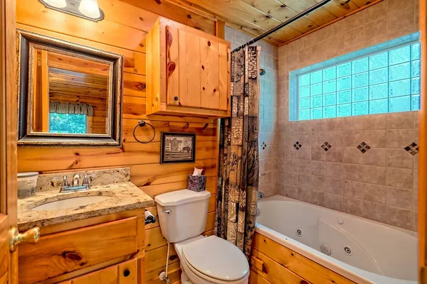 $274,900 | 105 Cozy Pne Lane, Murphy, NC 28906