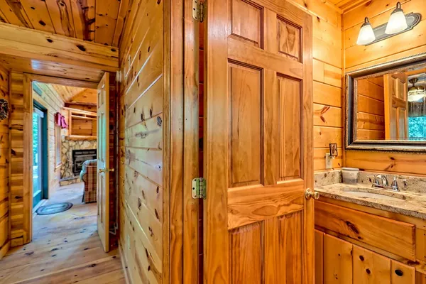 $274,900 | 105 Cozy Pne Lane, Murphy, NC 28906