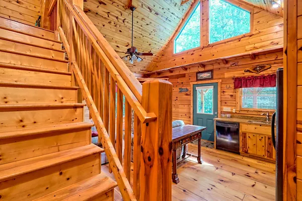 $274,900 | 105 Cozy Pne Lane, Murphy, NC 28906