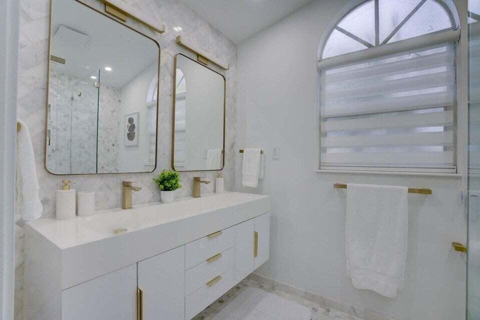6178 Garrett Street Jupiter, FL 33458 - Photo 9 of 18 masterbath2