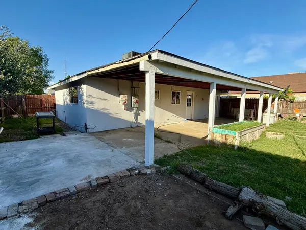 $315,000 | 1272 Bullard Avenue, Clovis, CA 93612