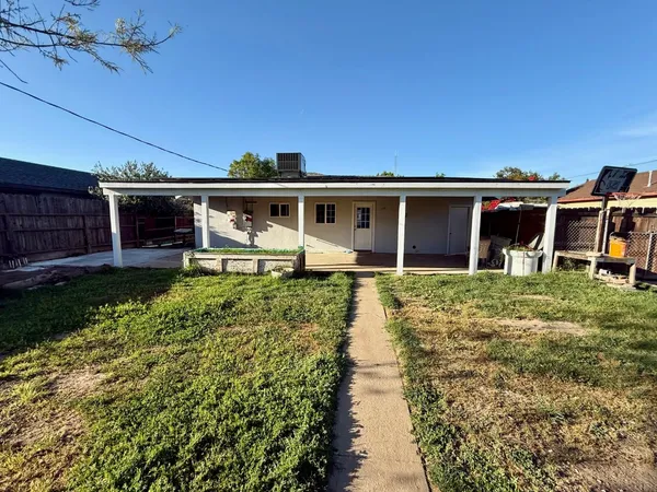 $315,000 | 1272 Bullard Avenue, Clovis, CA 93612