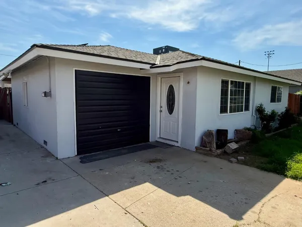 $315,000 | 1272 Bullard Avenue, Clovis, CA 93612