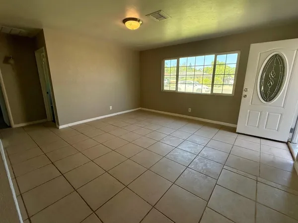 $315,000 | 1272 Bullard Avenue, Clovis, CA 93612