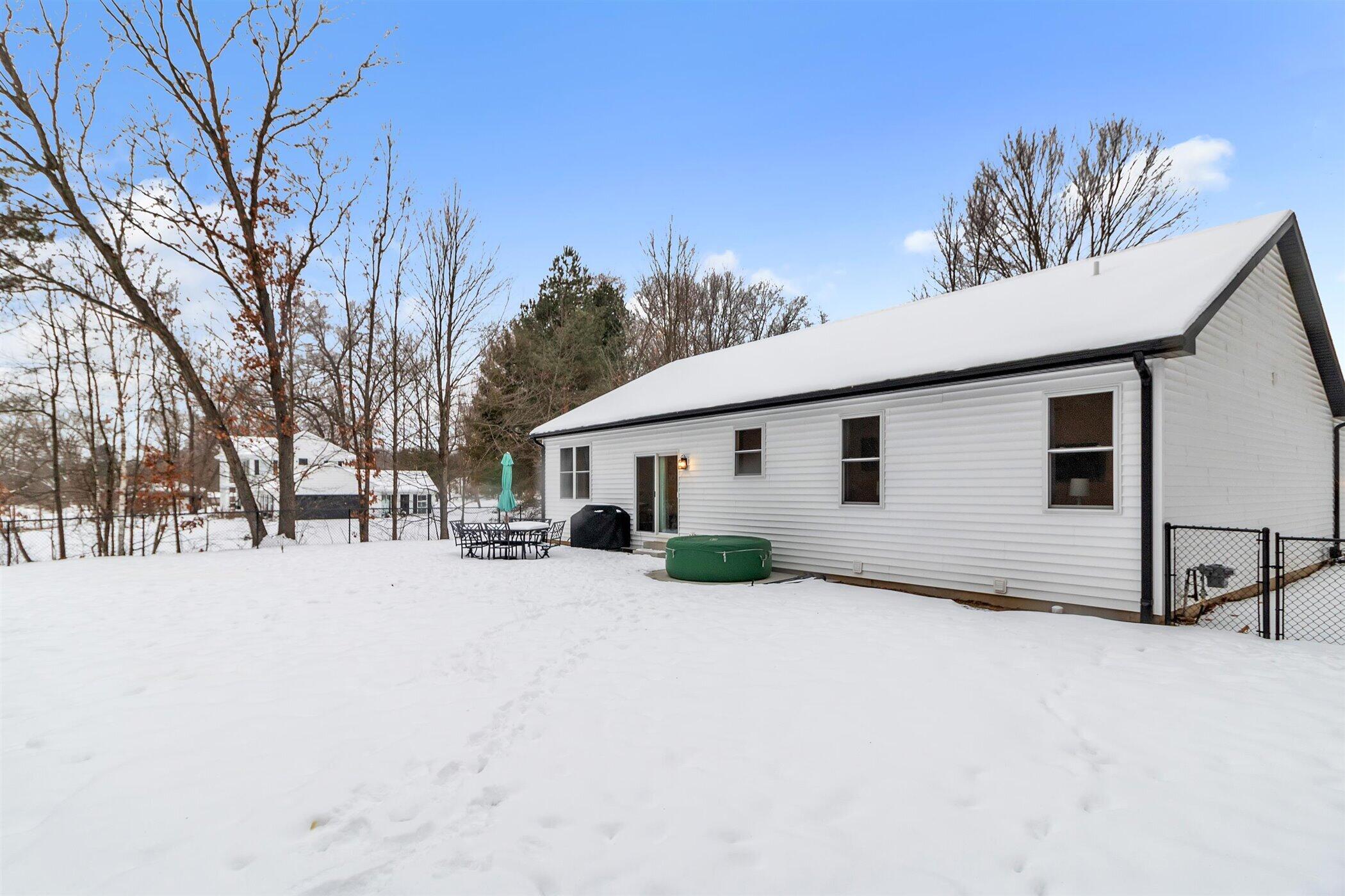 53759 Kathryn Road Paw Paw, MI 49079 - Photo 20 of 21 29-53759-Kathryn-Rd-WindowStill-Real-Est