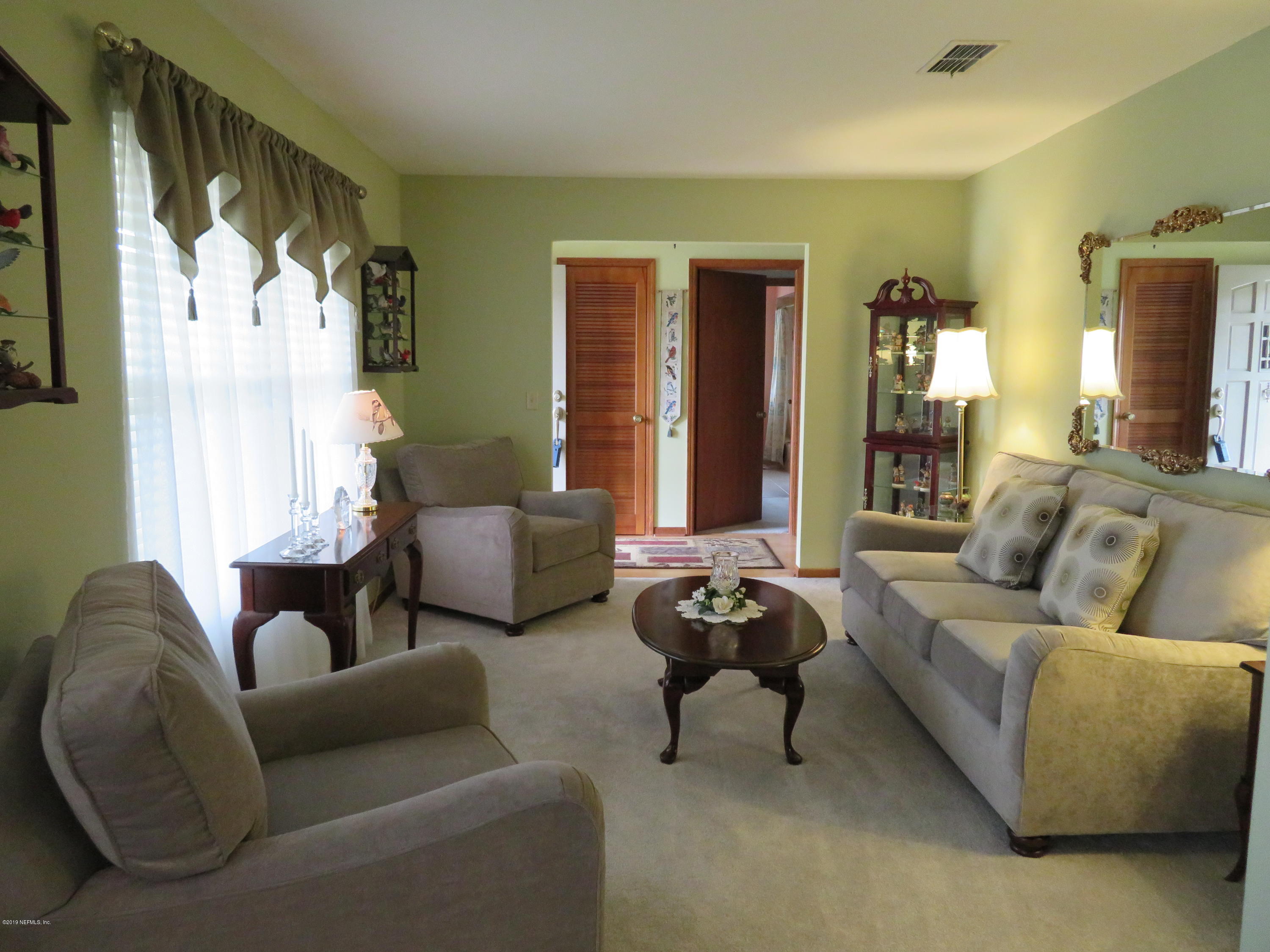 9131 Latimer Road East Jacksonville, FL 32257 - Photo 6 of 28 LIVING ROOM