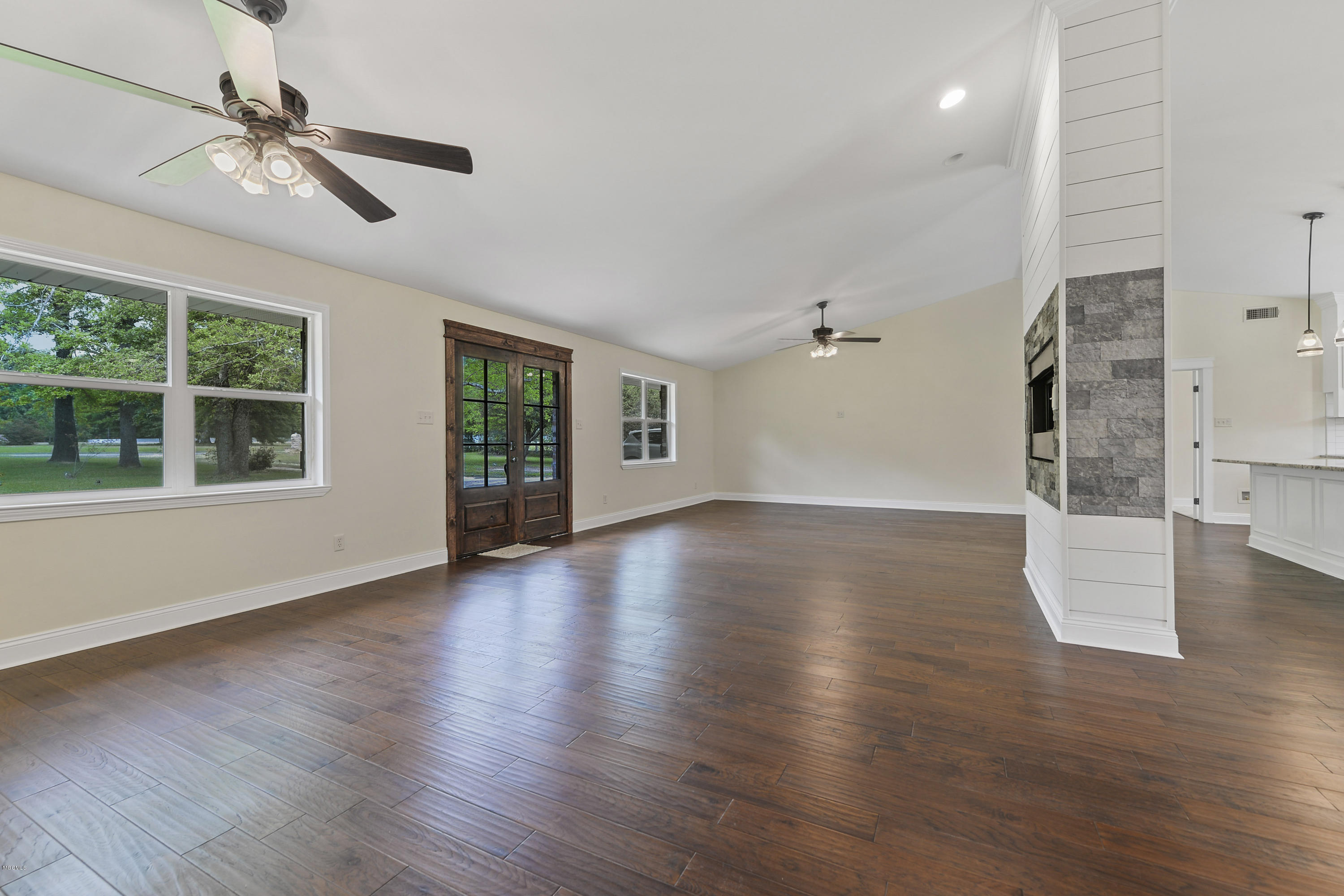 18740 White Plains Road Saucier, MS 39574 - Photo 5 of 38 005