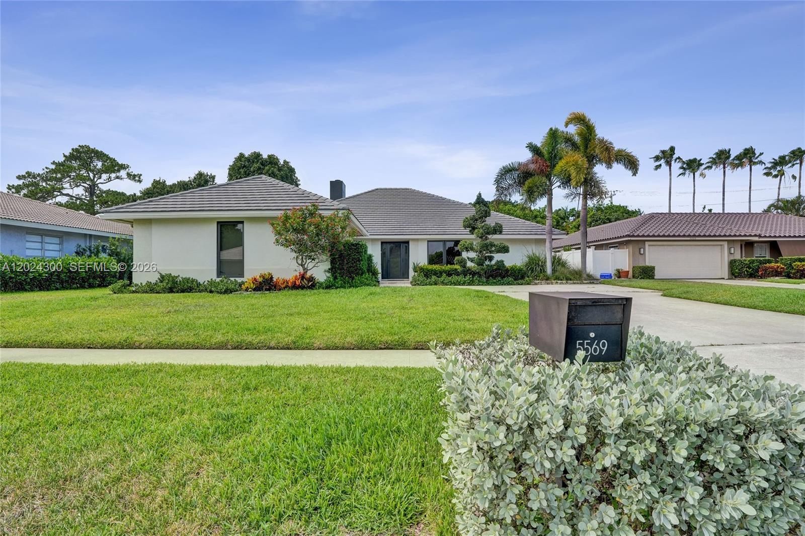 5569 Wind Drift Lane Boca Raton, FL 33433 - Photo 3 of 81