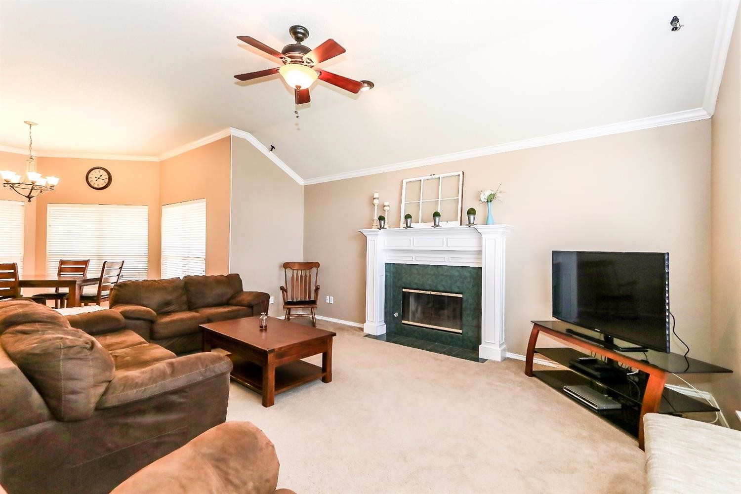 2902 87th Street Lubbock, TX 79423 - Photo 2 of 10 Living Area