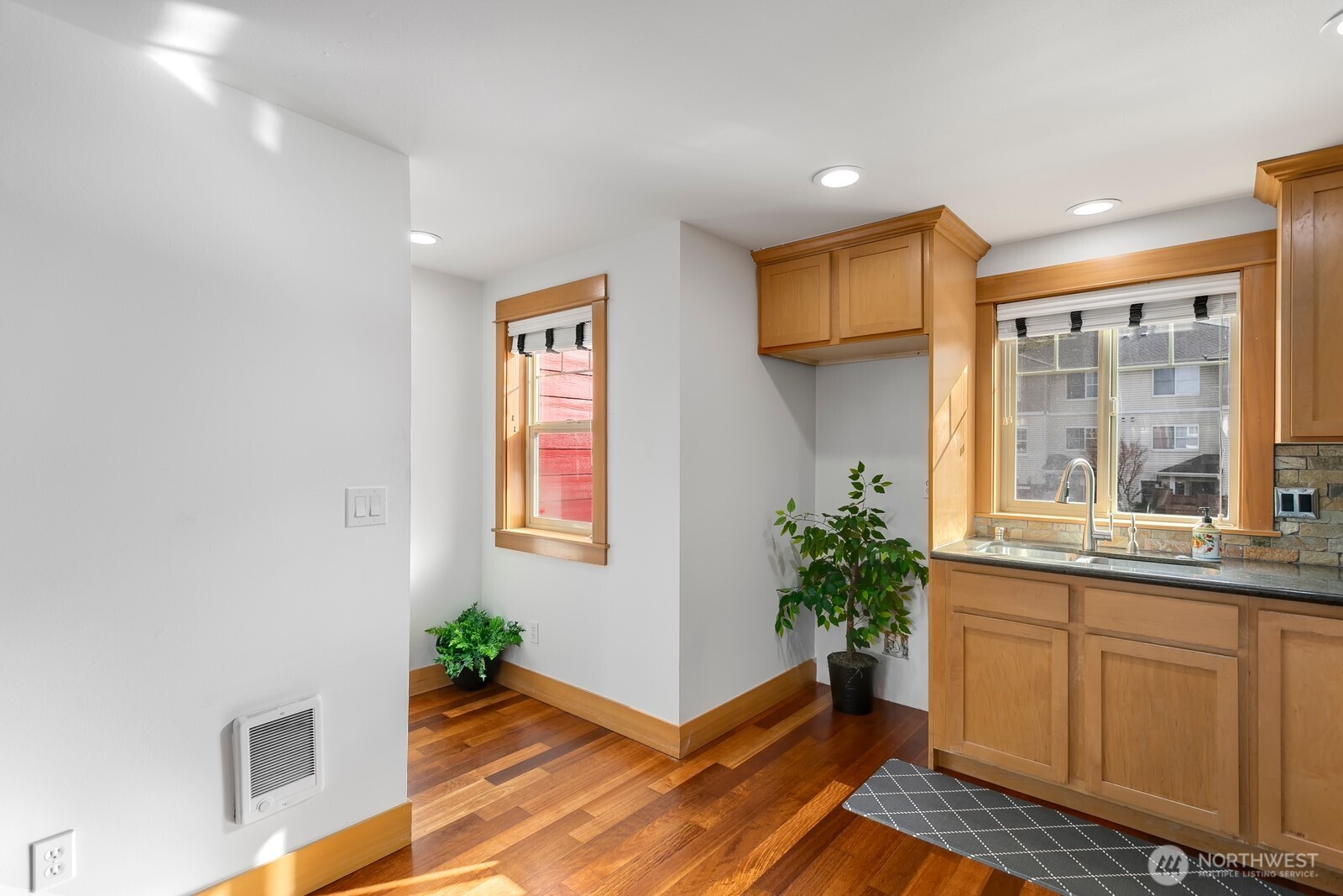 4839 Delridge Way Southwest, Unit B Seattle, WA 98106 - Photo 13 of 31 Gallery Image 13