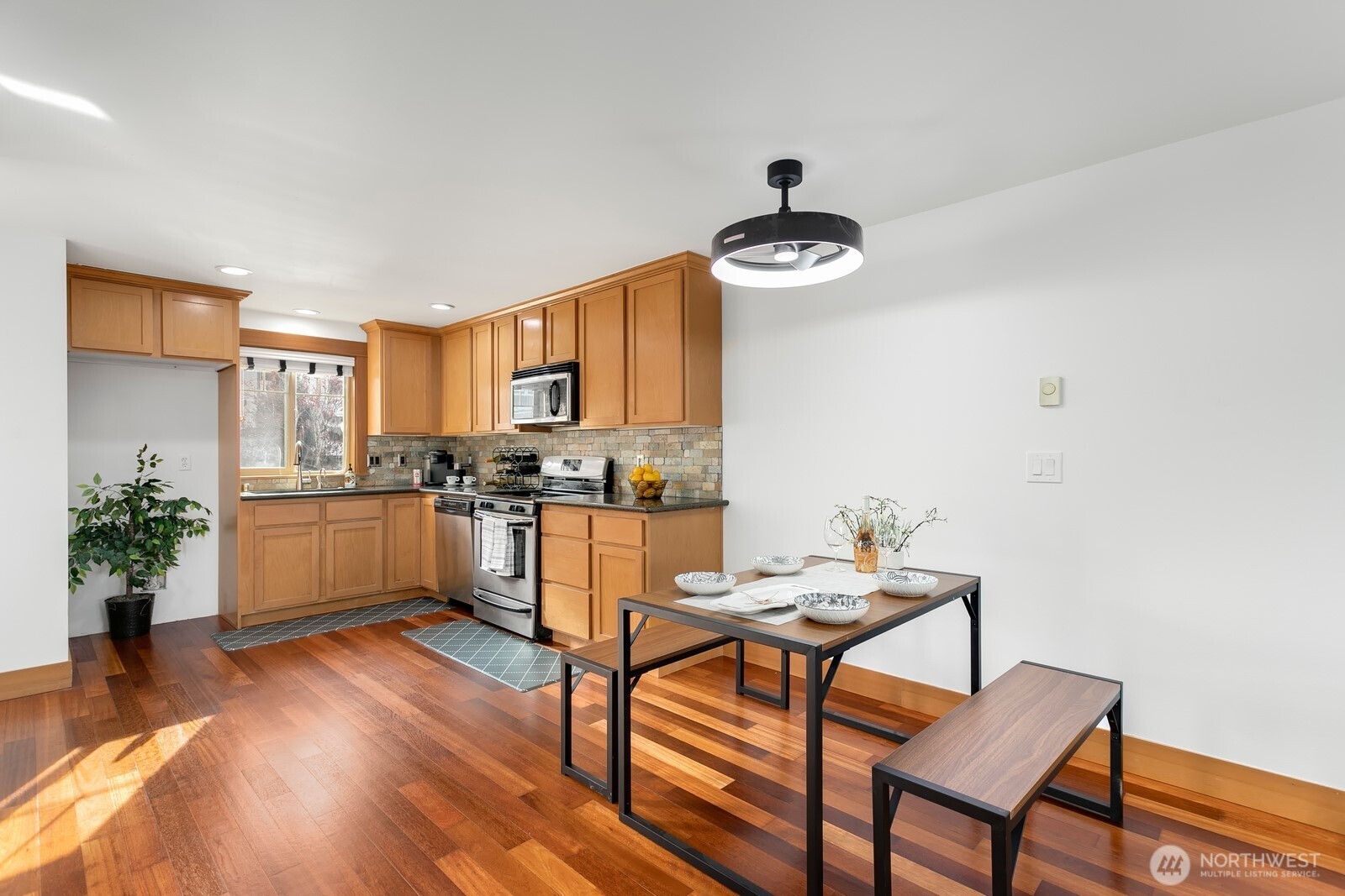 4839 Delridge Way Southwest, Unit B Seattle, WA 98106 - Photo 8 of 31 Gallery Image 8