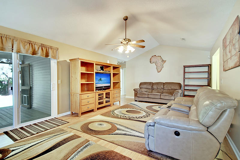 153 Iron Road Summerville, SC 29486 - Photo 5 of 28 Living room