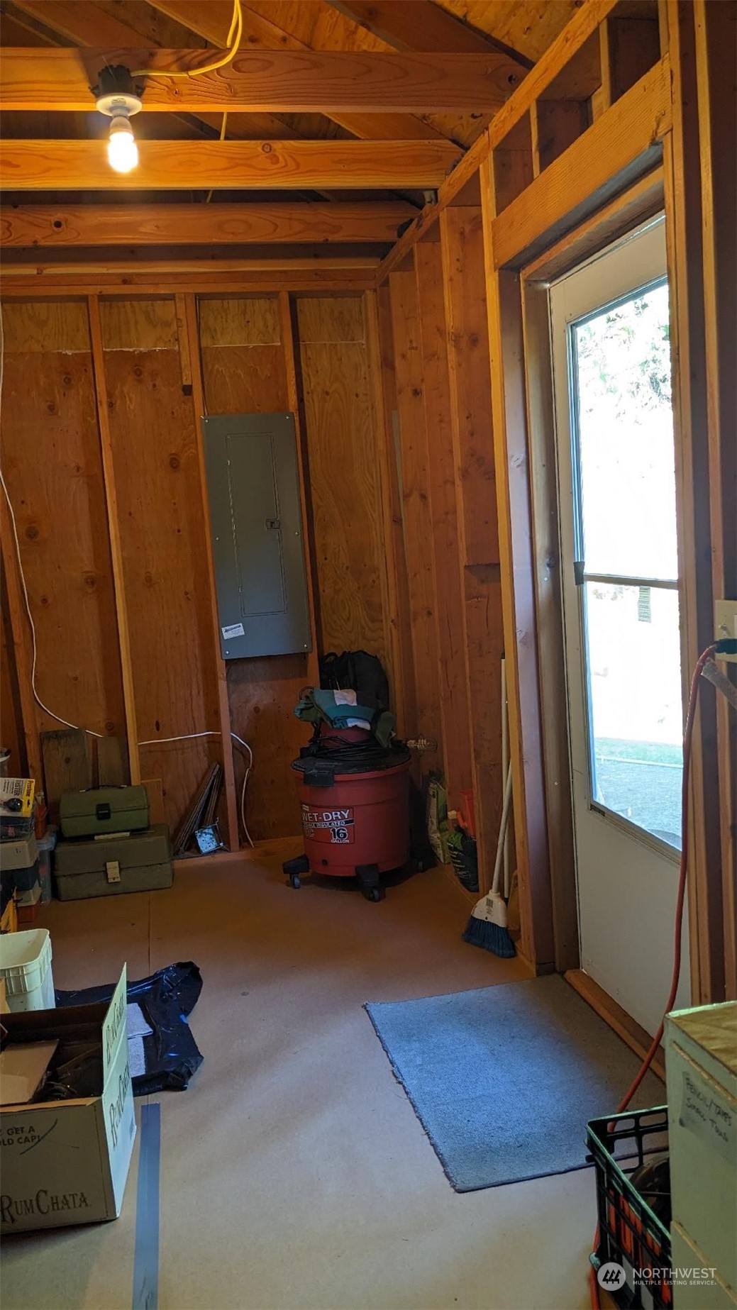 2125 Butler Creek Road Sedro-Woolley, WA 98284 - Photo 28 of 40 a room with a bed and a mirror