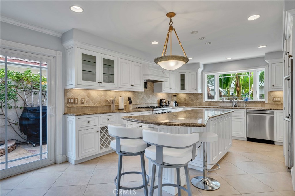 20 Coldbrook Irvine, CA 92604 - Photo 6 of 36