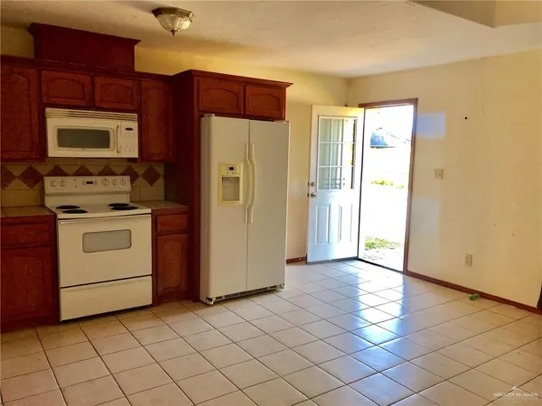 $780 | 2000 Circle Drive, Unit 6, Mission, TX 78572