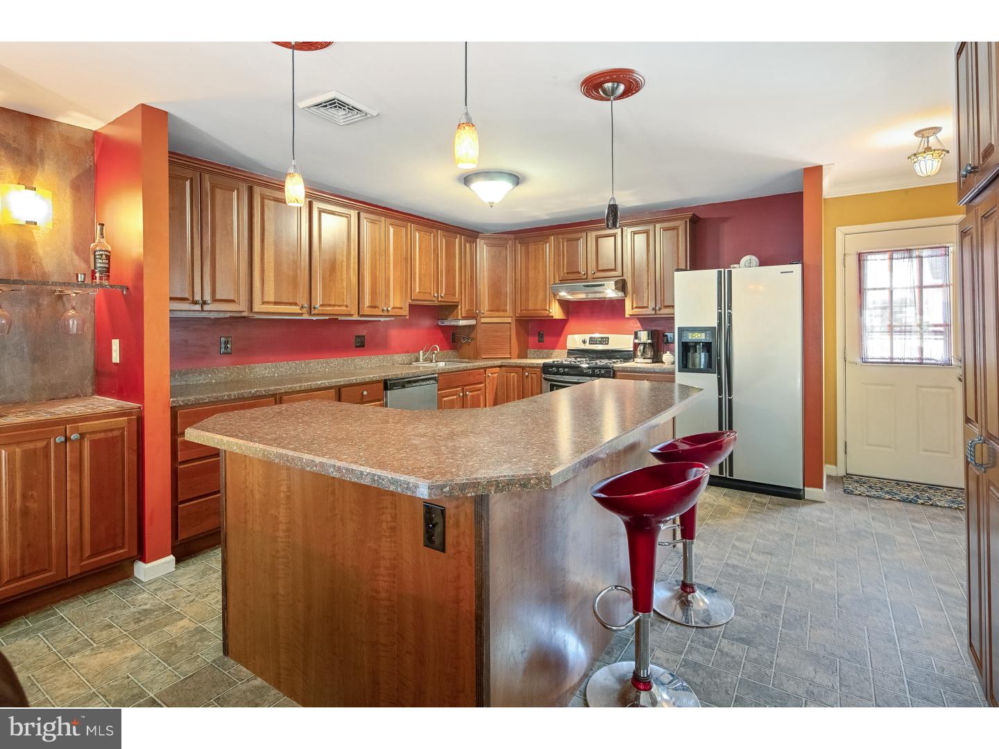 7 Lejune Road Cinnaminson, NJ 08077 - Photo 5 of 25 Kitchen