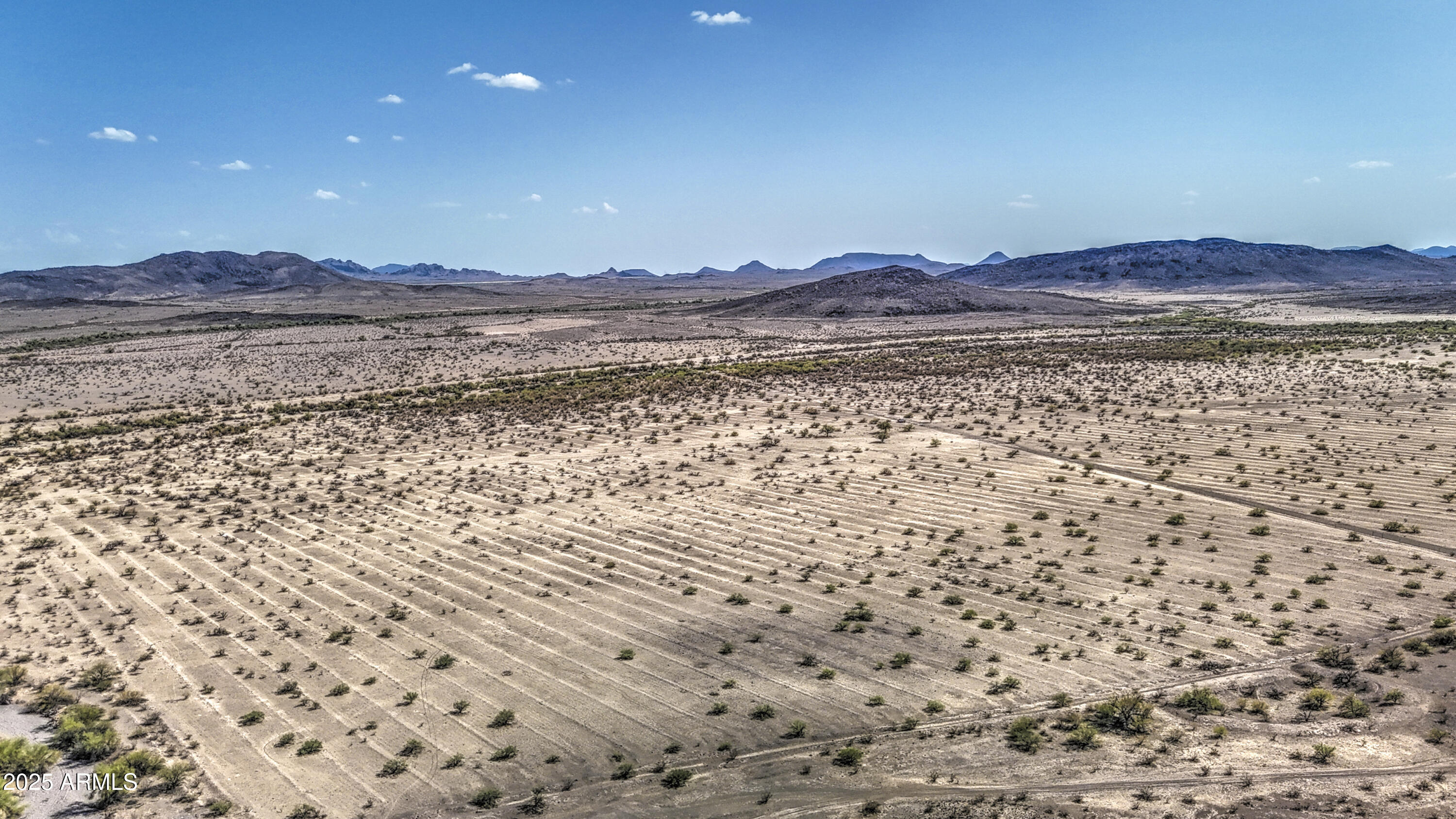 0 West Elliot Road, Unit 40150011A Tonopah, AZ 85354 - Photo 33 of 53 a view of lake and mountain