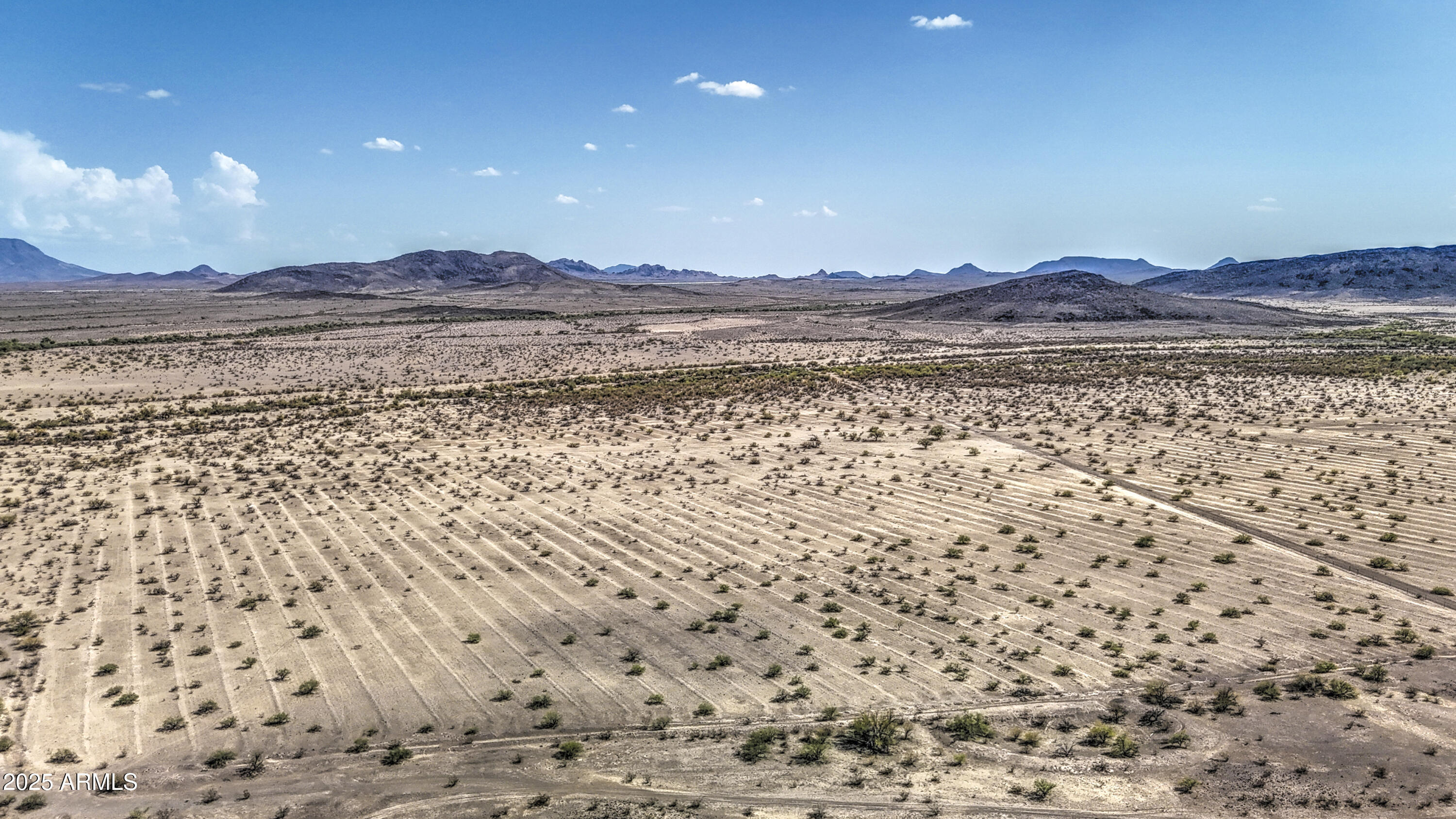 0 West Elliot Road, Unit 40150011A Tonopah, AZ 85354 - Photo 35 of 53 a view of lake and a mountain