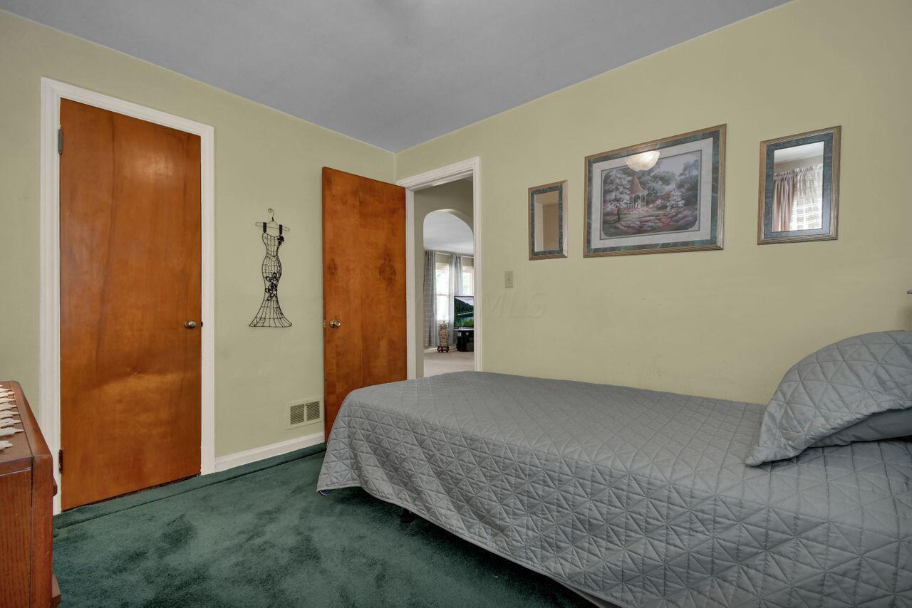 574 South James Road Columbus, OH 43213 - Photo 12 of 24 Bedroom