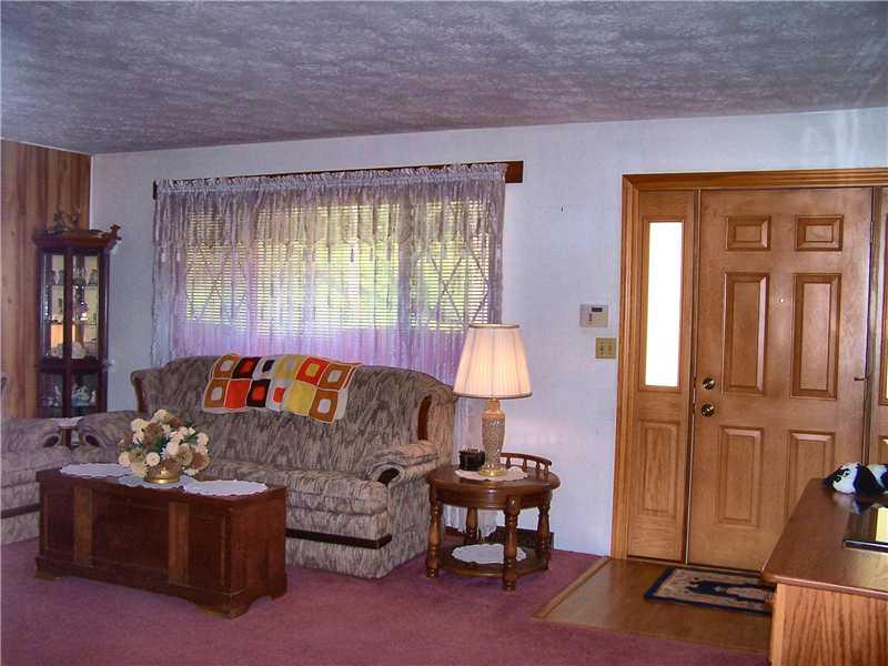 554 Hill Road Georgetown, PA 15043 - Photo 6 of 17 Living Room.