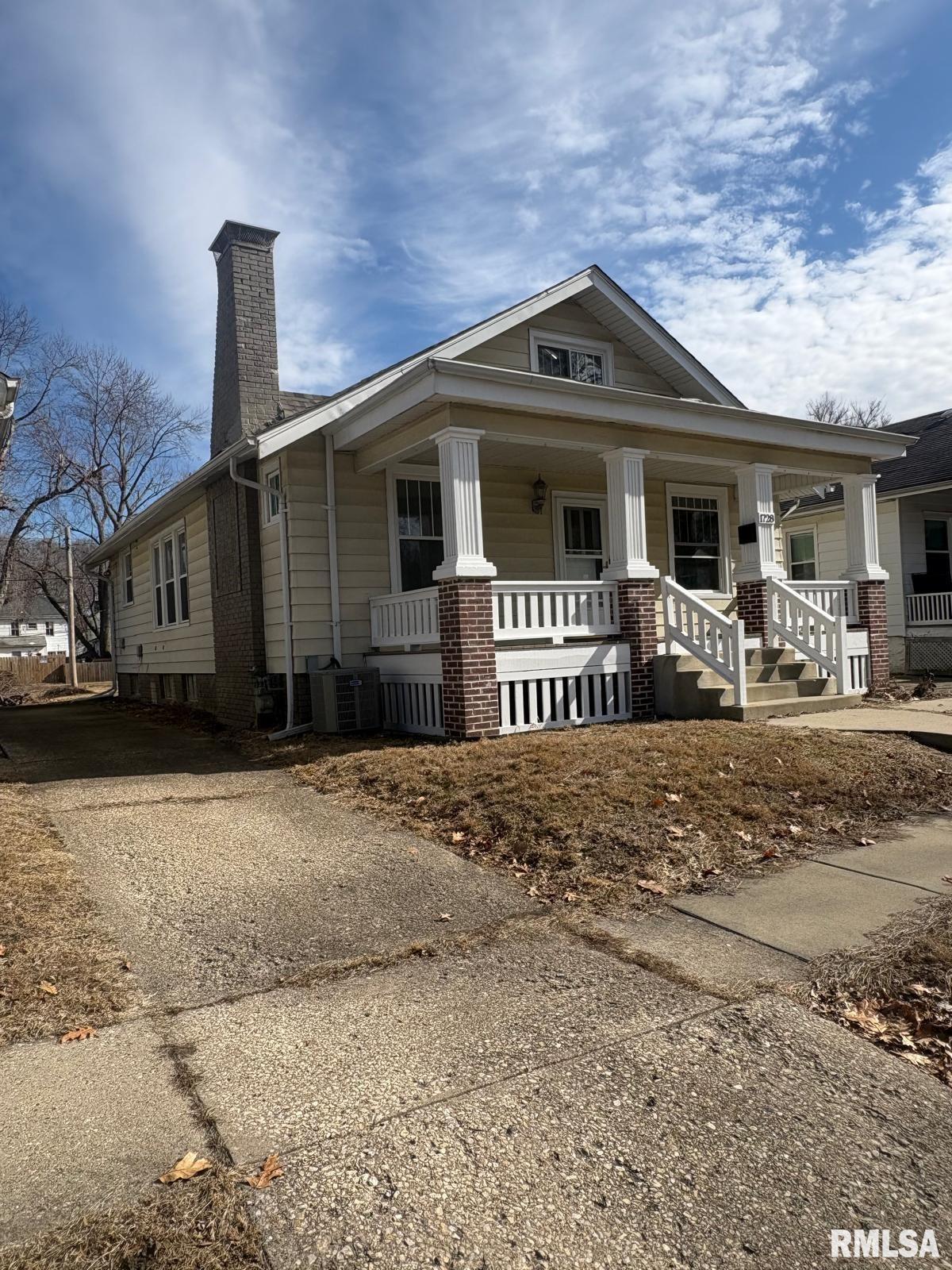 1728 South Spring Street Springfield, IL 62704 - Photo 2 of 34