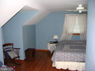115 Mt Penn Road Shillington, PA 19607 - Photo 5 of 6 Gallery Image 5