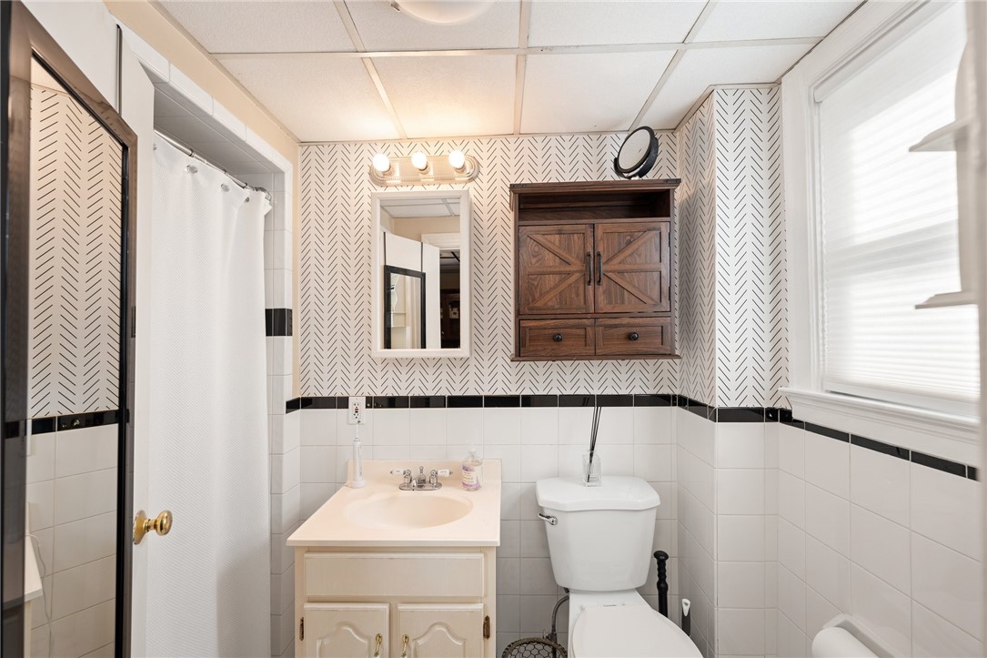 15 Thompson Street Warren, RI 02885 - Photo 13 of 47