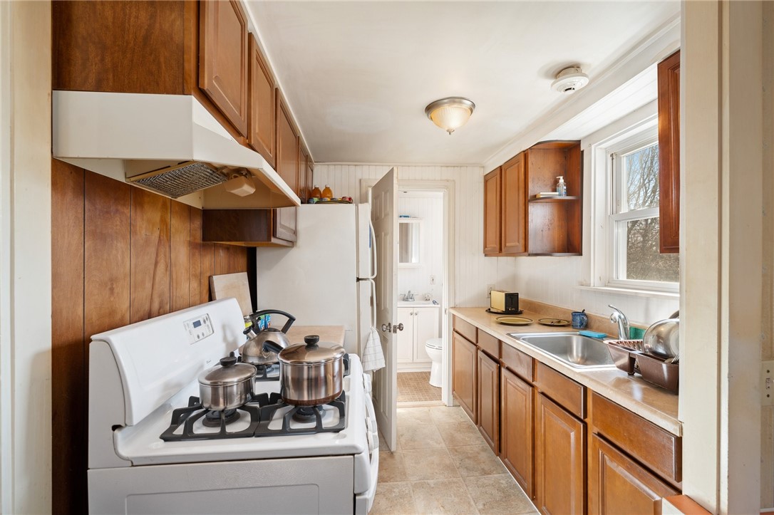 15 Thompson Street Warren, RI 02885 - Photo 24 of 47