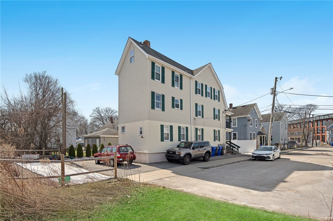 15 Thompson Street Warren, RI 02885 - Photo 3 of 47