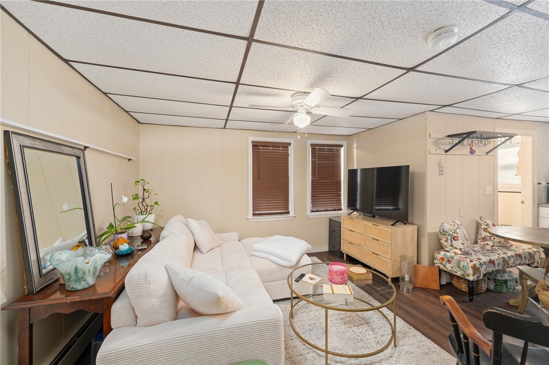 15 Thompson Street Warren, RI 02885 - Photo 9 of 47