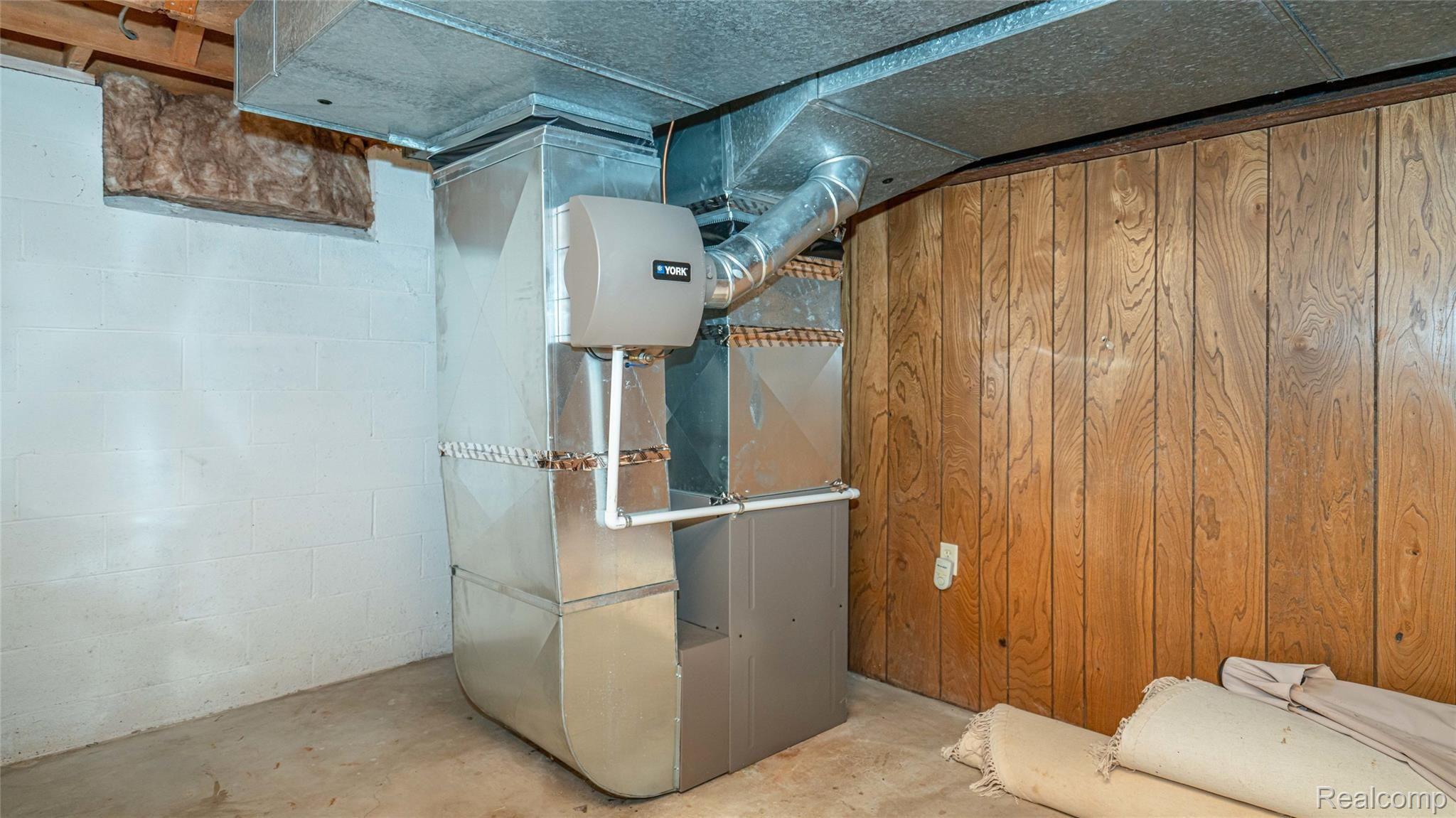 5330 Inverrary Lane Commerce Township, MI 48382 - Photo 74 of 76 Furnace new in 2012.