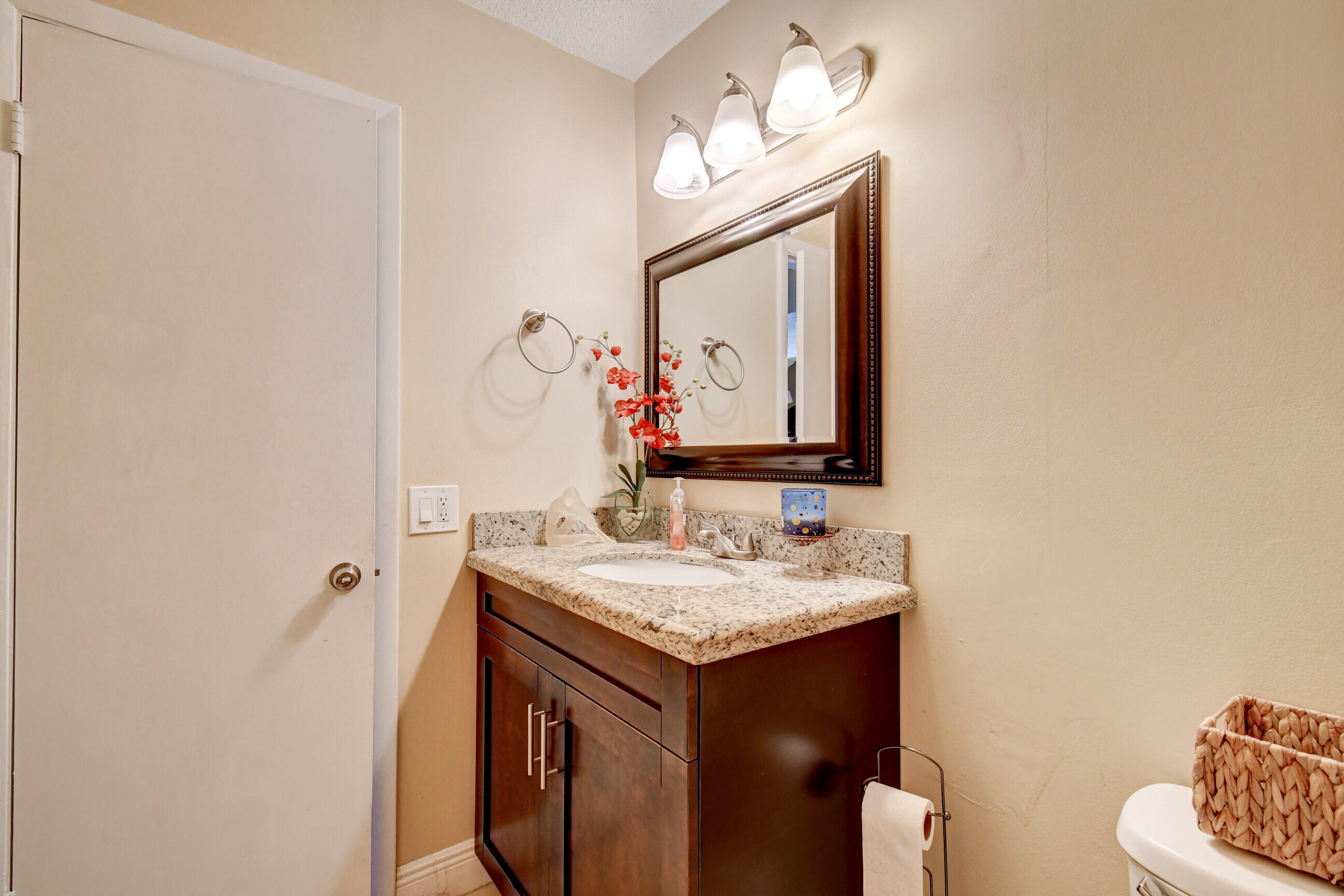 20570 Carousel Circle West Boca Raton, FL 33434 - Photo 29 of 36 DSC_5400_1_2_3_4