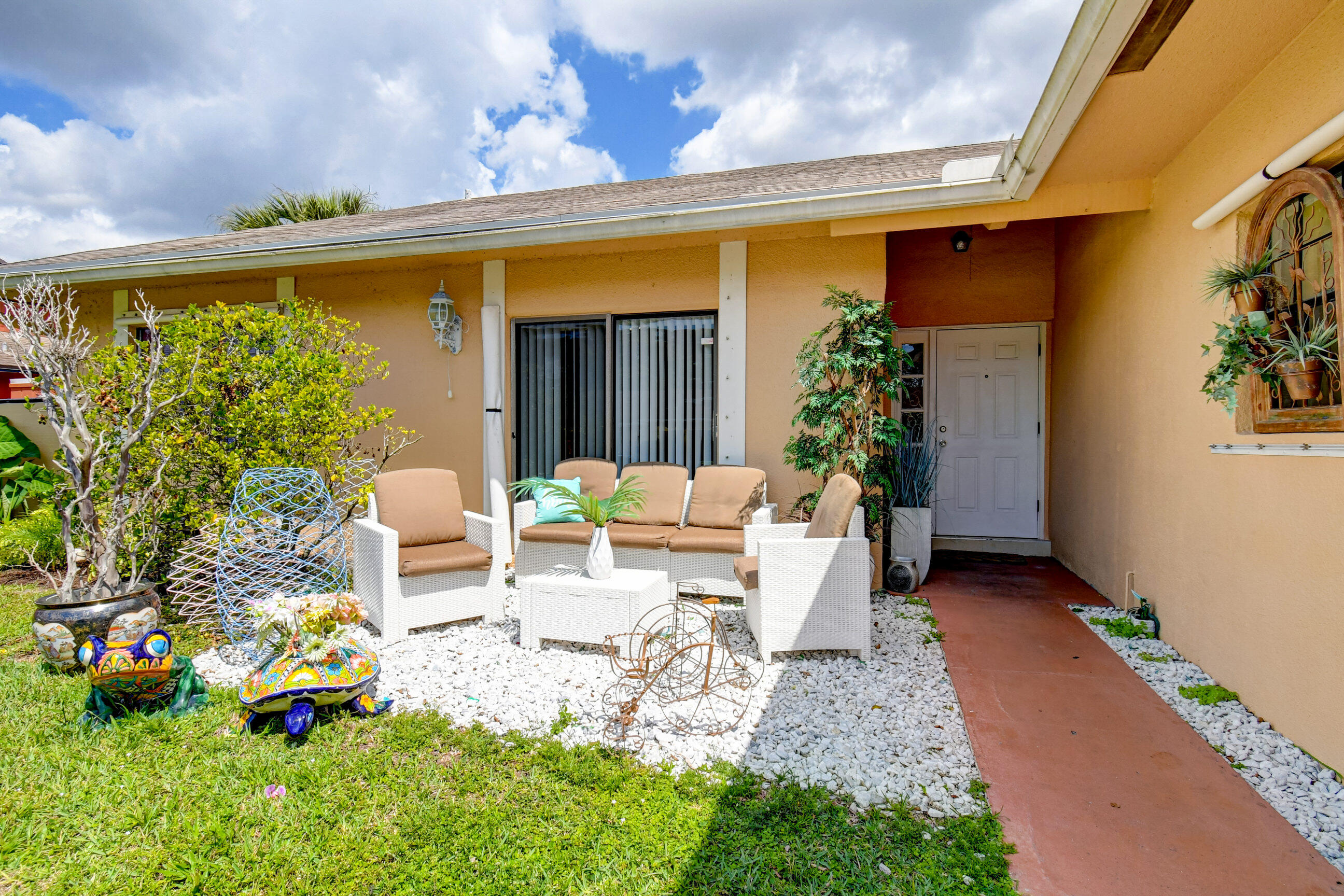 20570 Carousel Circle West Boca Raton, FL 33434 - Photo 3 of 36 DSC_5093