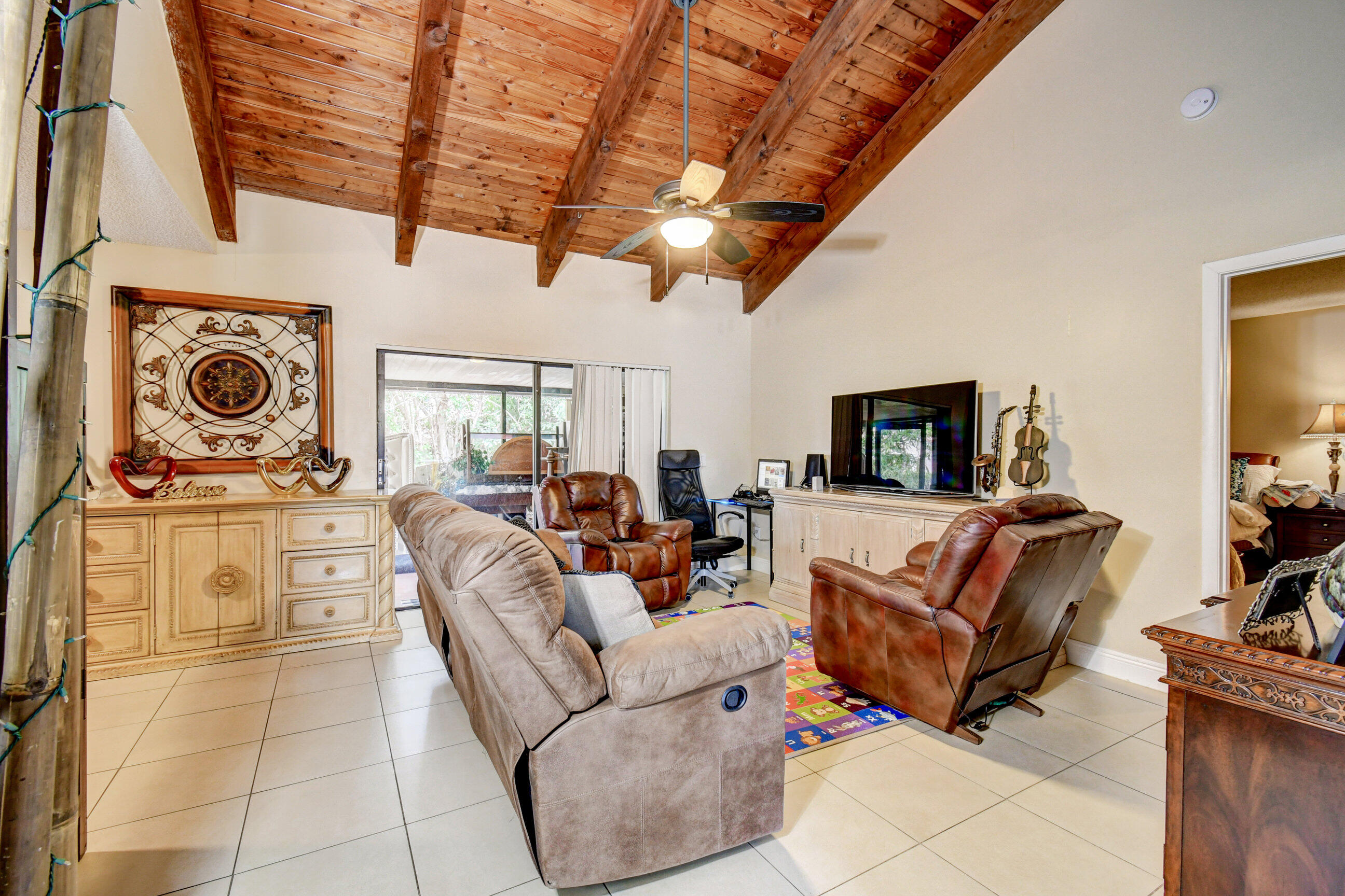 20570 Carousel Circle West Boca Raton, FL 33434 - Photo 4 of 36 DSC_5170_1_2_3_4