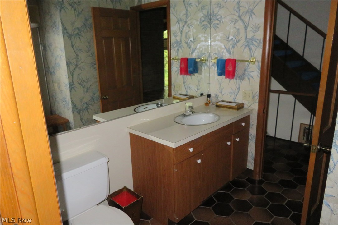 166 Berkley Road Elyria, OH 44035 - Photo 9 of 29 Gallery Image 9