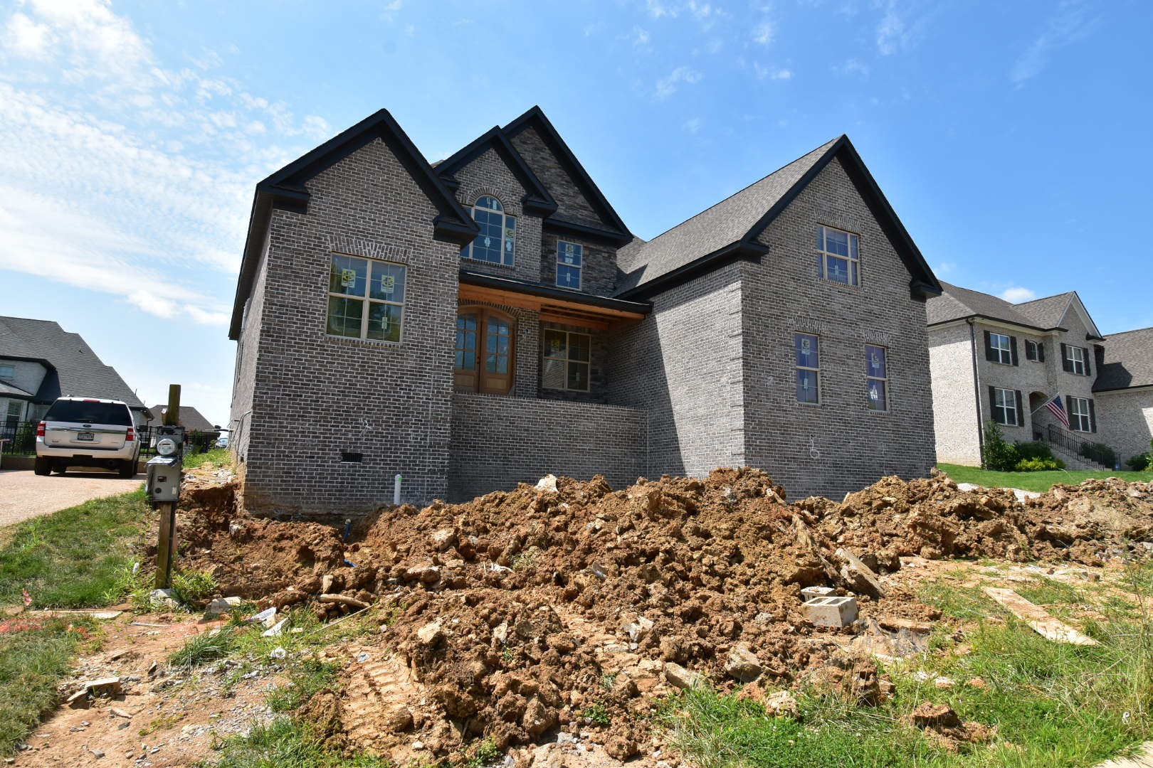 5013 Wallaby Drive Spring Hill, TN 37174 - Photo 2 of 25 a front view of a house with a yard