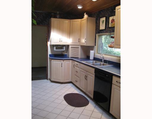 229 Seegar Road Upper St. Clair, PA 15241 - Photo 4 of 8 Kitchen.